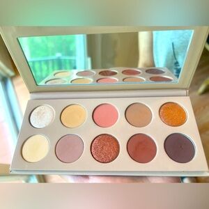 KKW Beauty Radiant Glow Eyeshadow Palette